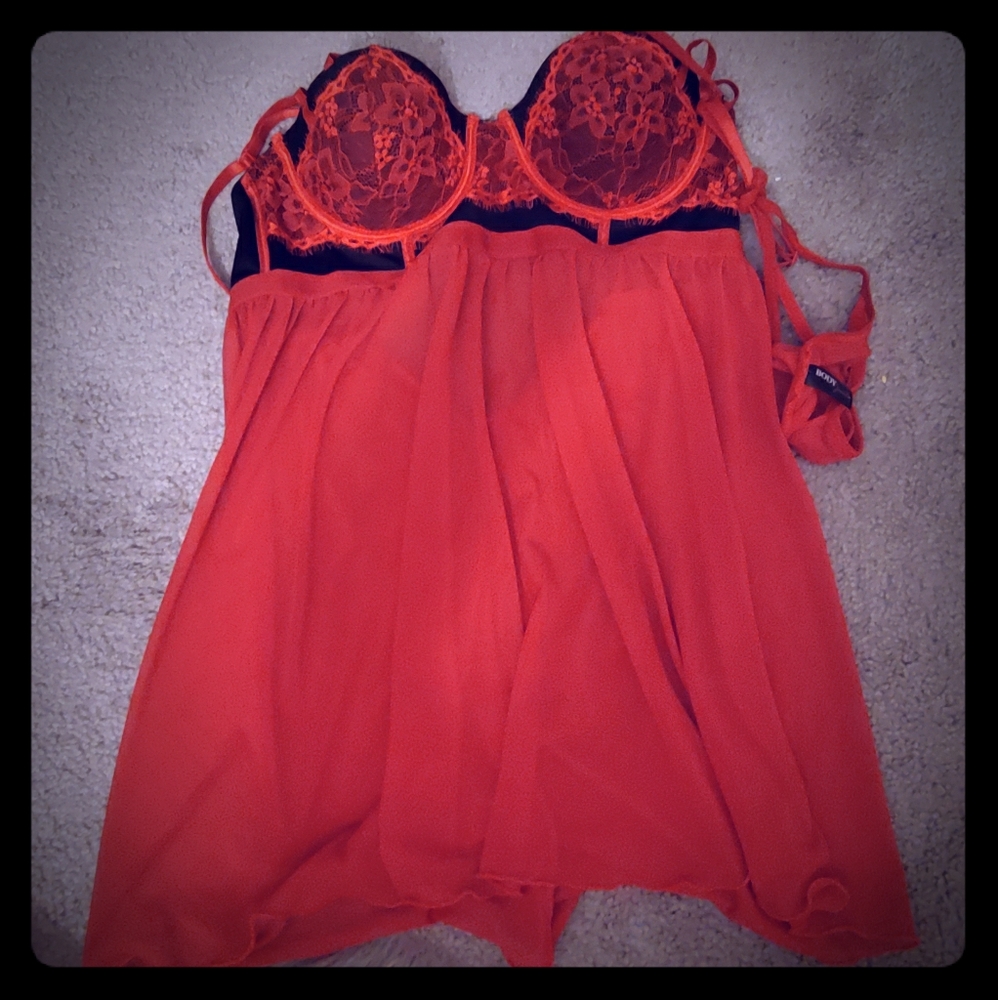 BODY JEWEL lingerie Size Medium